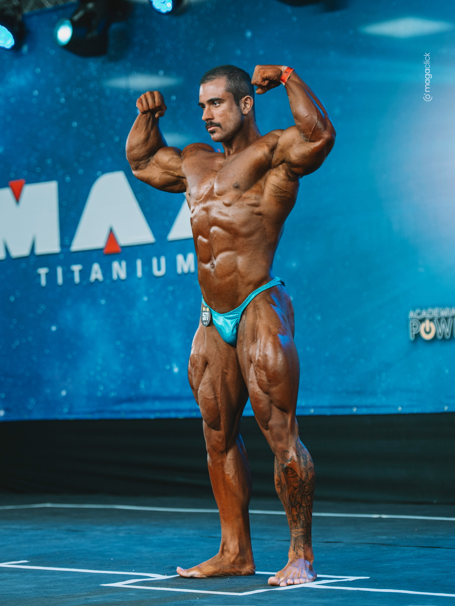Gabriel Miranda em campeonato de fisiculturismo